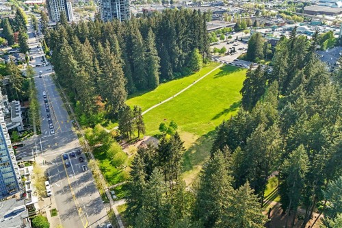 412-3107 Windsor Gate, Coquitlam, BC 