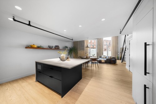 47 Cordova Street E, Vancouver, BC 