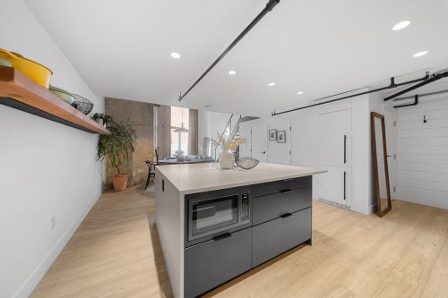 47 Cordova Street E, Vancouver, BC 
