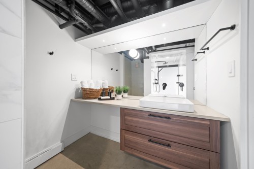47 Cordova Street E, Vancouver, BC 