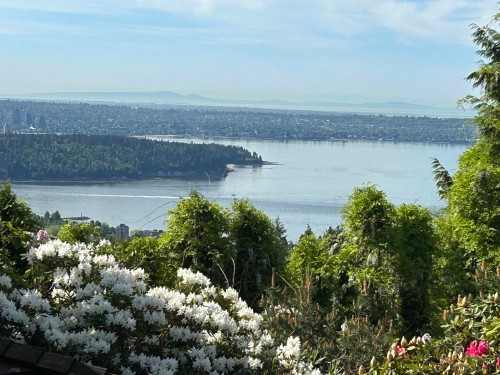 1378 Chartwell Drive  West Vancouver, BC V7S 2R5