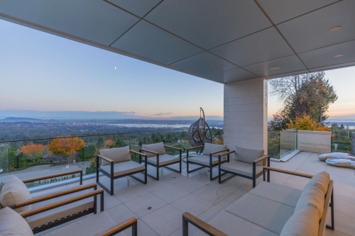 1027 Millstream Road, West Vancouver, BC 