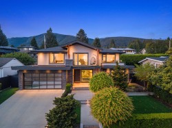 920 Melbourne Avenue  North Vancouver, BC V7R 1N7