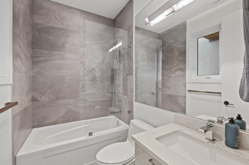 920 Melbourne Avenue, North Vancouver, BC 