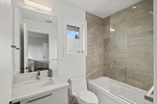 920 Melbourne Avenue, North Vancouver, BC 