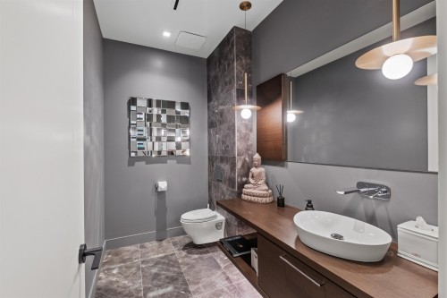 920 Melbourne Avenue, North Vancouver, BC 