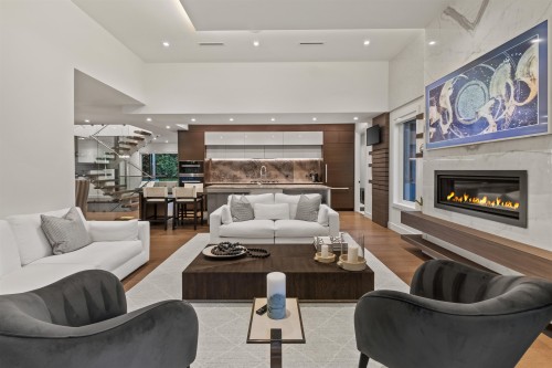 920 Melbourne Avenue, North Vancouver, BC 