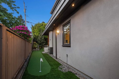920 Melbourne Avenue, North Vancouver, BC 