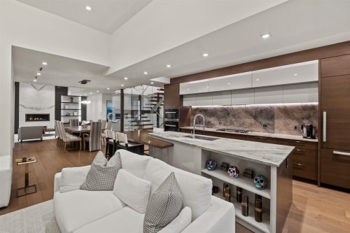920 Melbourne Avenue, North Vancouver, BC 