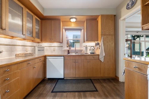 1820 11Th Avenue W, Vancouver, BC 