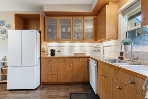 1820 11Th Avenue W, Vancouver, BC 