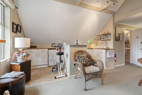 1820 11Th Avenue W, Vancouver, BC 