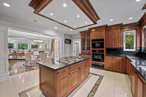 761 Eyremount Drive, West Vancouver, BC 