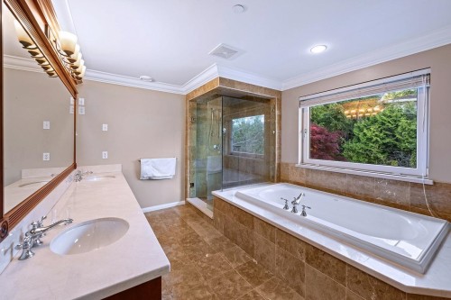 761 Eyremount Drive, West Vancouver, BC 