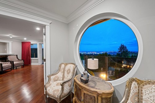 761 Eyremount Drive, West Vancouver, BC 