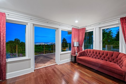 761 Eyremount Drive, West Vancouver, BC 