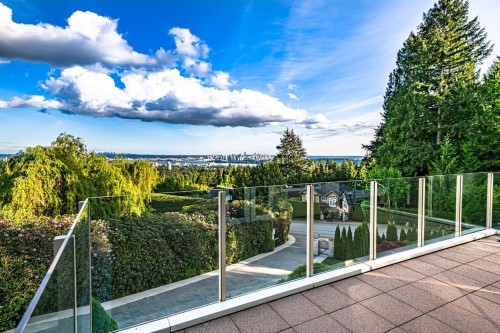 761 Eyremount Drive, West Vancouver, BC 