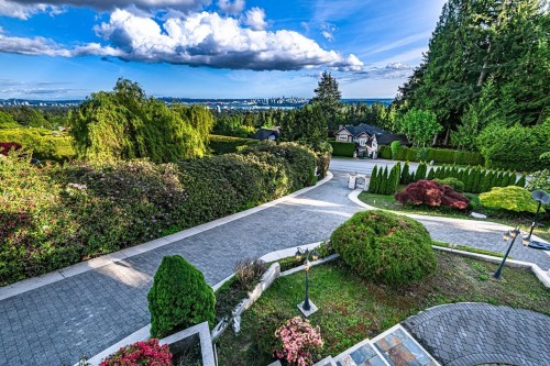 761 Eyremount Drive, West Vancouver, BC 