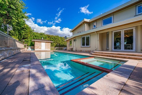 761 Eyremount Drive, West Vancouver, BC 