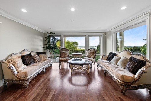 761 Eyremount Drive, West Vancouver, BC 