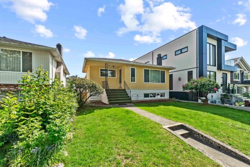 2666 Waverley Avenue, Vancouver, BC 