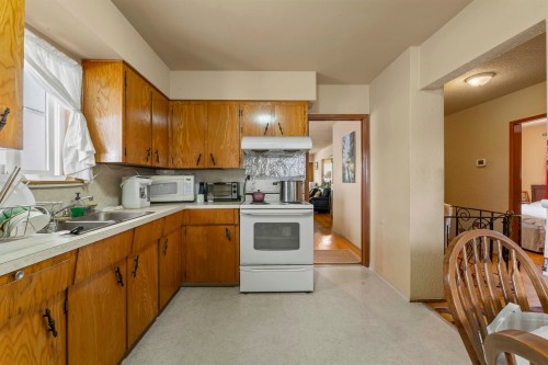 2666 Waverley Avenue, Vancouver, BC 
