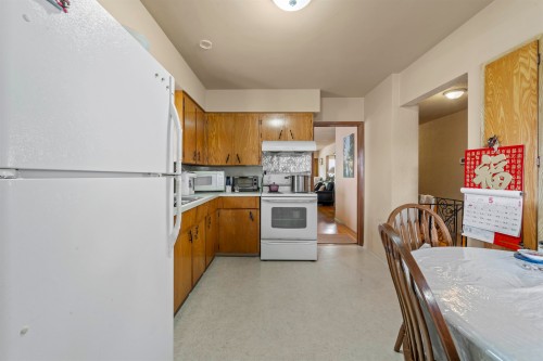 2666 Waverley Avenue, Vancouver, BC 