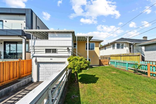 2666 Waverley Avenue, Vancouver, BC 