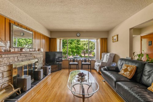 2666 Waverley Avenue, Vancouver, BC 