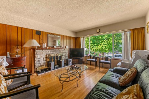 2666 Waverley Avenue, Vancouver, BC 