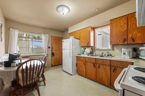 2666 Waverley Avenue, Vancouver, BC 
