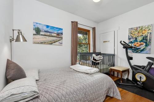 534 7Th Street E, North Vancouver, BC 