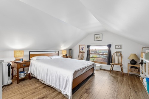534 7Th Street E, North Vancouver, BC 