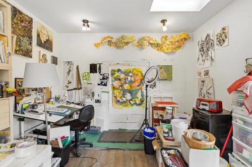 534 7Th Street E, North Vancouver, BC 