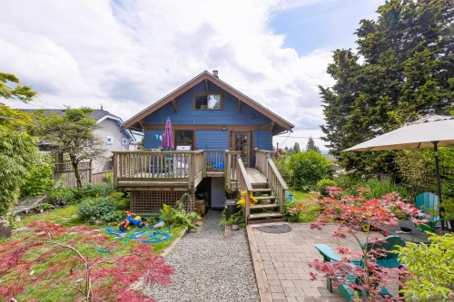 534 7Th Street E, North Vancouver, BC 