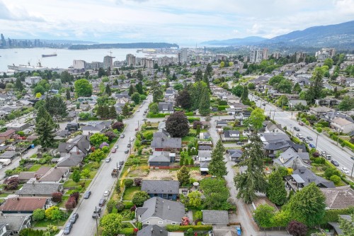 534 7Th Street E, North Vancouver, BC 