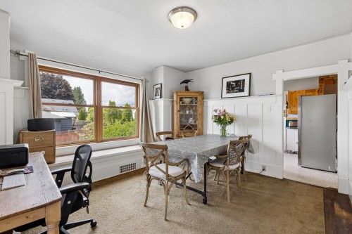534 7Th Street E, North Vancouver, BC 