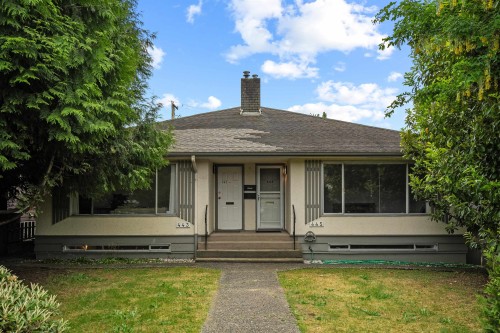 443-445 Keith Road W North Vancouver, BC V7M 1M2