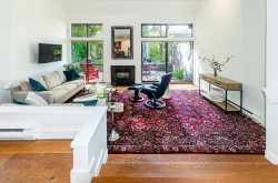 TH-2324 6th Avenue WVancouver, BC V6K 1V9