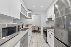 118-200 Westhill Place  Port Moody, BC V3H 1V2