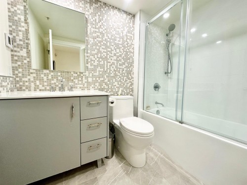 3160 4Th Avenue W, Vancouver, BC 