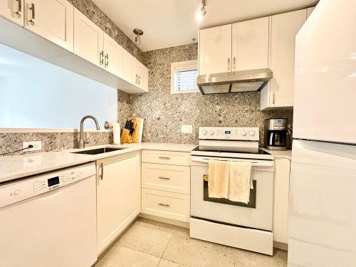 3160 4Th Avenue W, Vancouver, BC 