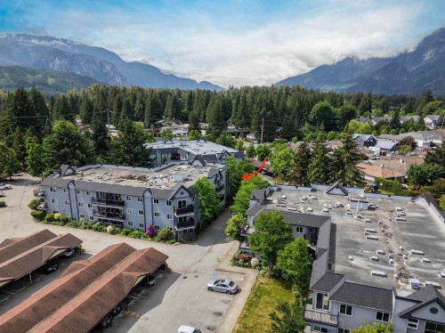 201B-40120 Willow Crescent, Squamish, BC - Outdoor With View