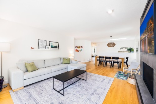 3985 Frames Place, North Vancouver, BC 