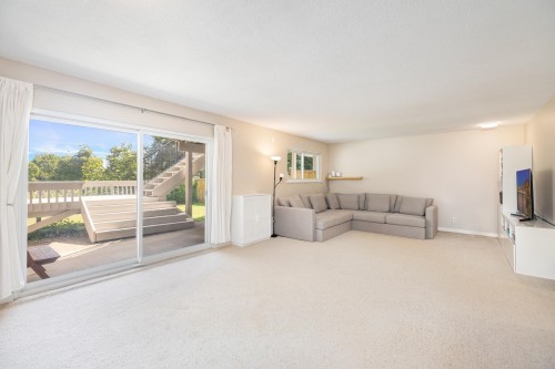 3985 Frames Place, North Vancouver, BC 
