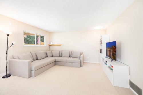 3985 Frames Place, North Vancouver, BC 