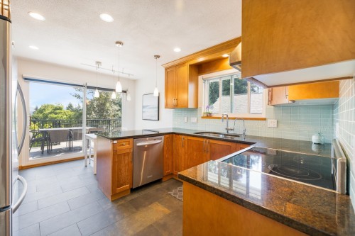 3985 Frames Place, North Vancouver, BC 