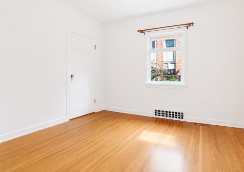 2305 3Rd Avenue W, Vancouver, BC 