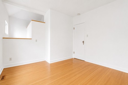 2305 3Rd Avenue W, Vancouver, BC 
