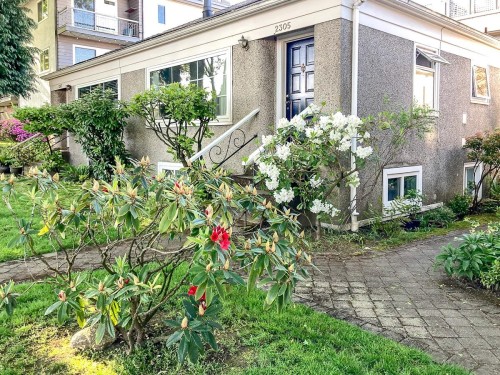 2305 3Rd Avenue W, Vancouver, BC 